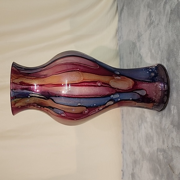 BRILLIANTLY STUNNING 14" GLASS GLITTER SWIRL VASE - Picture 6 of 8